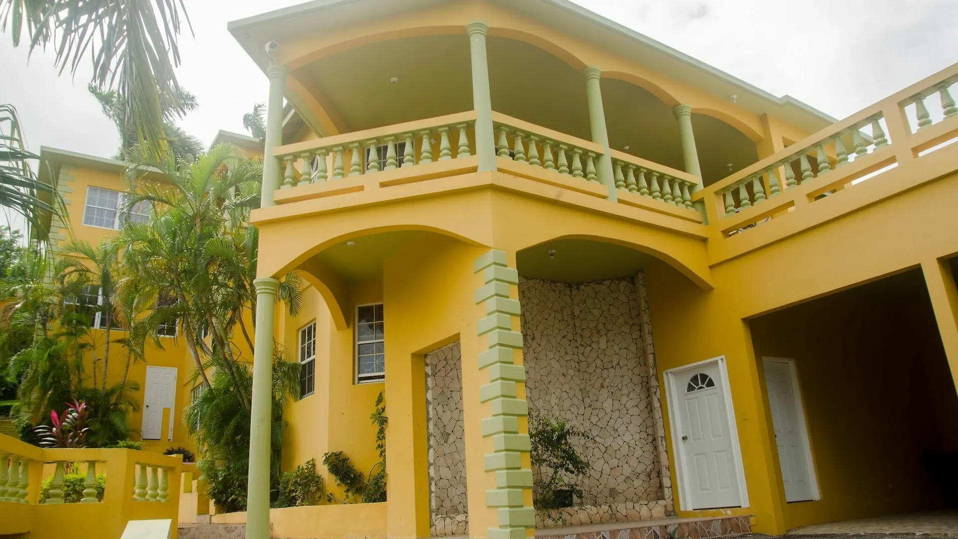 Ocean Crest Villa Montego Bay 3*,  Jamajka